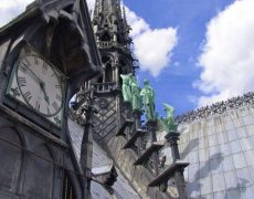 Une copie quasi-conforme de l’horloge de Notre-Dame