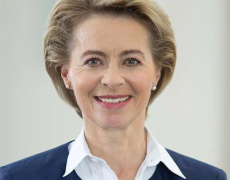 A peine élue, Ursula von der Leyen fait l’apologie de Simone Veil