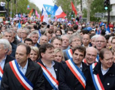 Bioéthique : tandis que les LGBT grognent encore, les élus LR affichent leur timidité