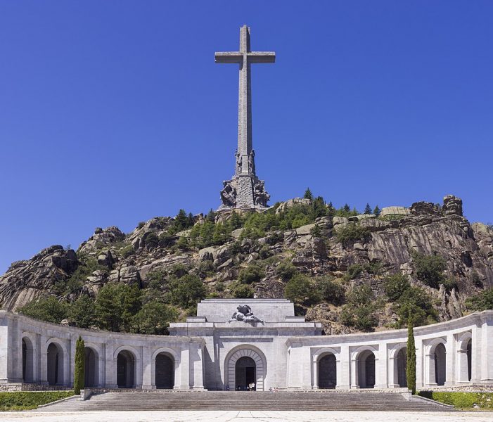 Espagne : Après Franco, le régime pourrait s’en prendre aux bénédictins de Los Caidos
