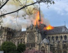 Le général Georgelin à l’architecte en chef des monuments historiques, qui souhaite reconstruire la flèche de Notre-Dame à l’identique : “Qu’il ferme sa gueule !”