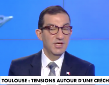 Tout le monde s’est ému pour ce gamin qui pleurait & de sa mère. Personne n’évoque le sujet quand une crèche avec des enfants est attaquée