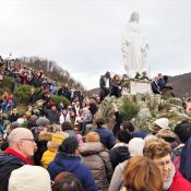 Une fête de Notre-Dame des Neiges pas comme les autres : 1 000 pèlerins et 150 anarchistes “se retrouvent”…