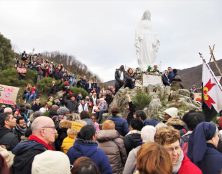Une fête de Notre-Dame des Neiges pas comme les autres : 1 000 pèlerins et 150 anarchistes “se retrouvent”…