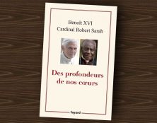 Des profondeurs de nos cœurs : “Le nom de Benoit XVI ne sera pas retiré de la couverture”