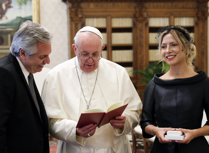 Scandales au Vatican lors de la visite du président argentin