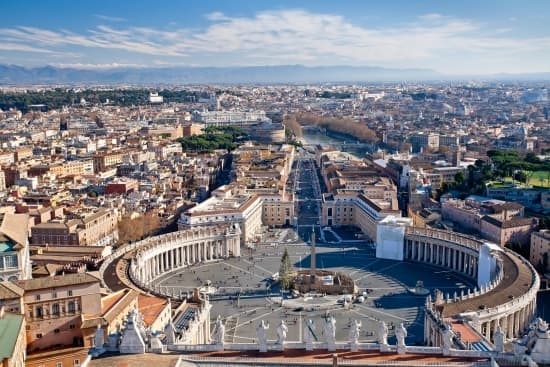Un automobiliste tente de forcer l’entrée du Vatican