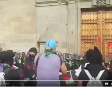 Des militants pro-avortement se brûlent eux-mêmes au cocktail Molotov