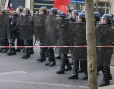 Les forces de l’ordre menacent de ne plus contrôler le confinement