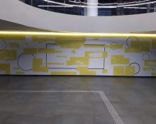 Pas de masques pour les hôpitaux mais des fresques “artistiques” à 100 000€