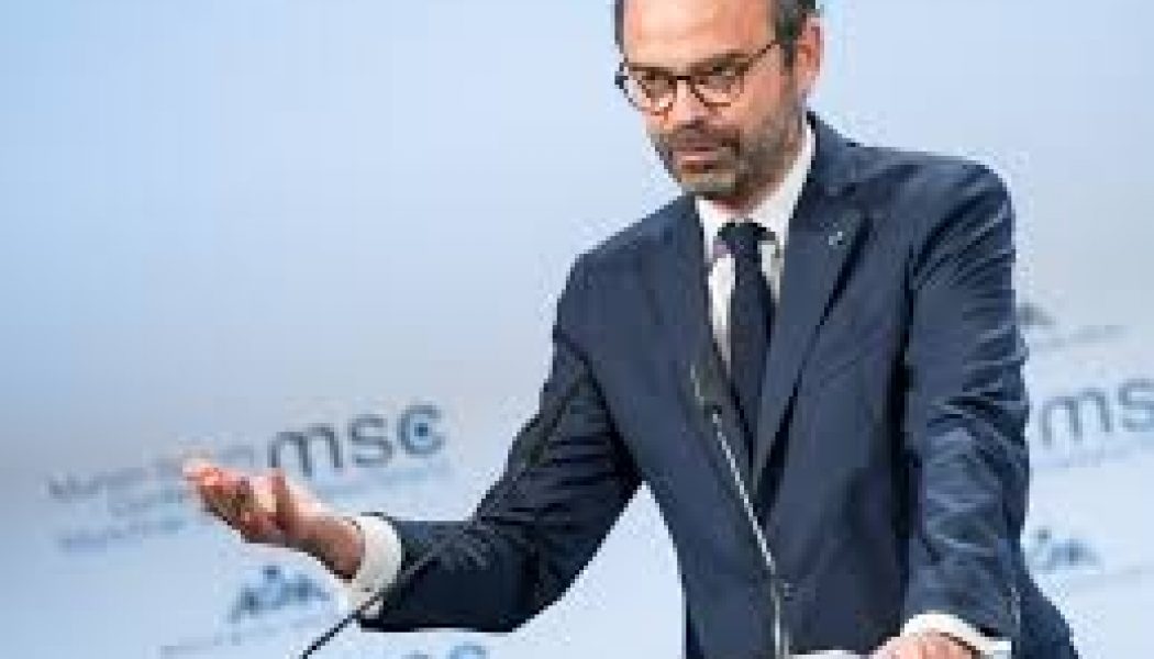 Que le gouvernement fasse confiance aux curés ! Edouard-philippe-1050x600