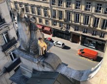 Bénédiction par le curé de Saint Roch à Paris