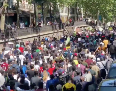 Manifestation pour le grand remplacement sous l’oeil complaisant des autorités