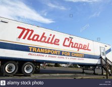 La messe publique est (pour le moment) interdite à la Pentecôte, mais pas le travail