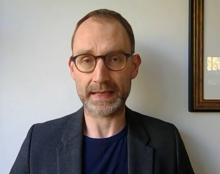 L’expert qui a prôné le confinement en Angleterre a démissionné pour avoir encouragé sa maîtresse à violer le confinement