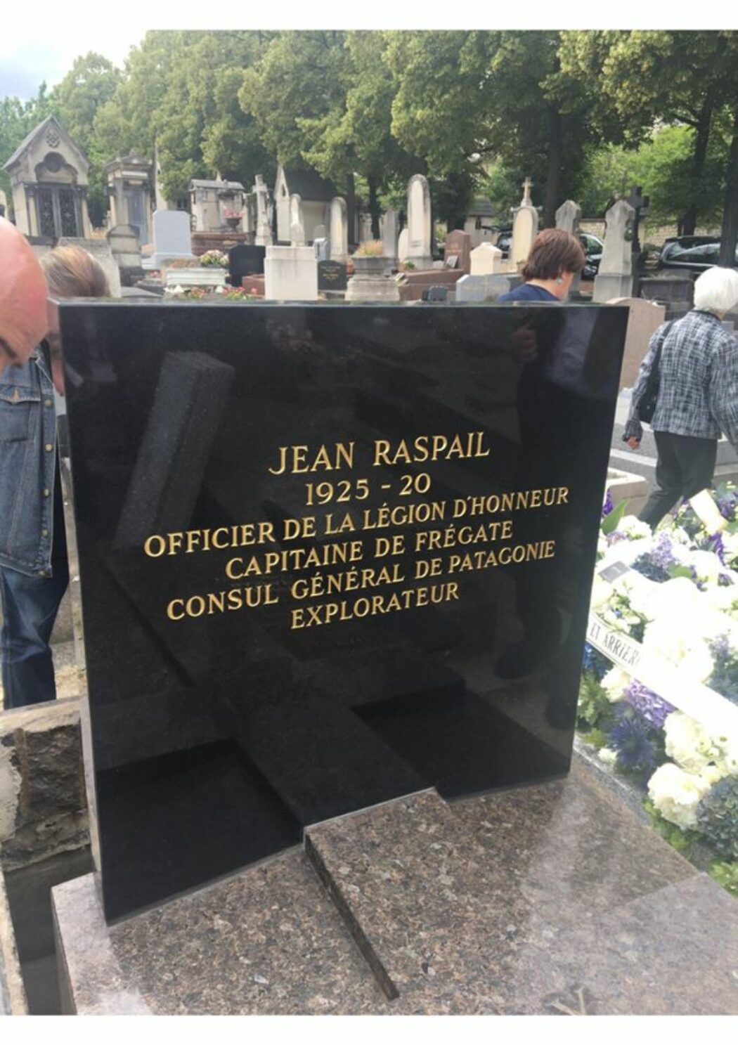 Funérailles de Jean Raspail : homélie et photos
