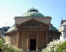 Les restes de 500 personnes décapitées reposeraient sous la Chapelle expiatoire