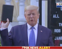 Donald Trump se rend dans l’église incendiée près de la Maison Blanche