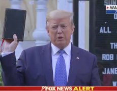 Donald Trump se rend dans l’église incendiée près de la Maison Blanche