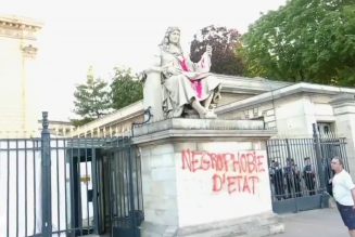 Dégradation d’une statue devant l’Assemblée : la police laisse faire