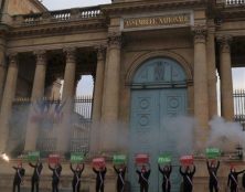 Bioéthique : le gouvernement tente de passer en catimini, Marchons Enfants réplique devant l’Assemblée Nationale