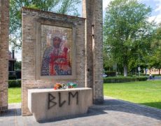A Breda (Pays-Bas), un mémorial représentant une Vierge Noire, a été vandalisé