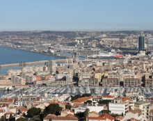 Marseille : on a vu des minibus qui embarquaient des gens des cités pour les débarquer devant le bureau de vote en leur distribuant des bulletins
