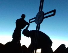 Réinstallation de la croix du Pic du Carlit