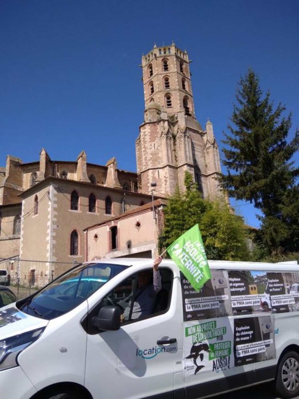 Des camions sillonnent les routes de France pour dénoncer l’absurdité du retour en urgence du projet de loi bioéthique
