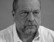 Dupont-Moretti émet des considérations d’une affligeante médiocrité de conformisme immigrationniste