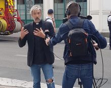 Faux-témoin, faux-prêtre et faux humoriste