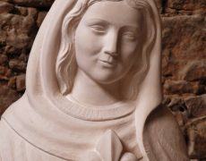 « Marie qui garde les prêtres »