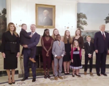 Donald Trump nomme Amy Coney Barrett juge à la Cour Suprême