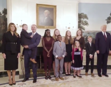 Donald Trump nomme Amy Coney Barrett juge à la Cour Suprême
