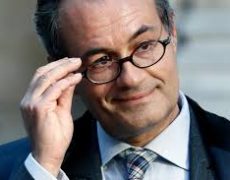 Un ancien chroniqueur de Valeurs Actuelles recruté comme conseiller du Premier Ministre