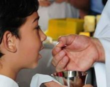 Messes interdites après le 2 novembre : la réaction des évêques…