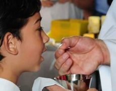 Messes interdites après le 2 novembre : la réaction des évêques…