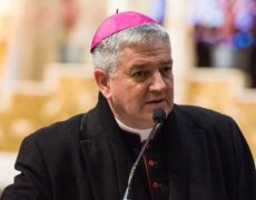 Mgr Aillet : “L’interdiction des célébrations cultuelles (…) : c’est du jamais vu en France, sauf à Paris sous la Commune !”