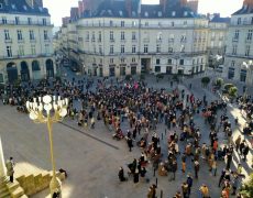 Plusieurs centaines de personnes manifestent à Nantes