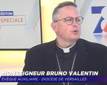 Les évêques de Versailles déposent également un référé-liberté