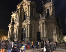 Les manifestations pour la messe se multiplient