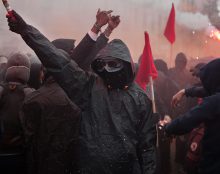 Alors que l’extrême gauche est très minoritaire, elle peut fort bien devenir la seule opposition crédible au macronisme