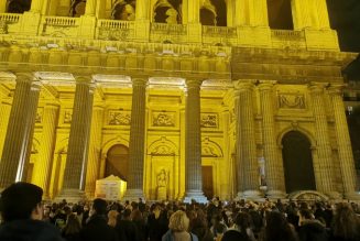 Intervention de l’abbé Michel Viot devant Saint-Sulpice : la messe c’est la vie même du catholicisme