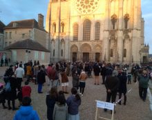 Environ 250 personnes manifestent à Chartres pour la messe