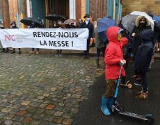 La justice précise qu’il est permis de prier et de célébrer une messe lors d’une manifestation
