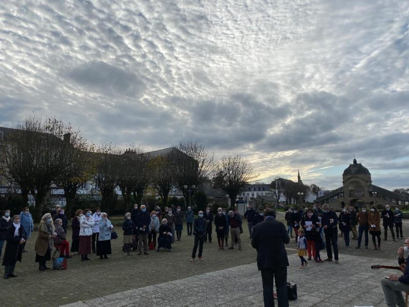 Manifestation pour la messe à Sainte-Anne d’Auray