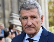 Le gouvernement veut la mort du hors-contrat : Philippe de Villiers porte plainte