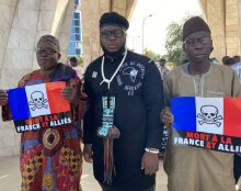 Qu’attend donc Gérald Darmanin pour engager la dissolution de la Ligue de défense Noire Africaine qui appelle à la haine contre la France et son armée ?