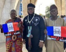 Qu’attend donc Gérald Darmanin pour engager la dissolution de la Ligue de défense Noire Africaine qui appelle à la haine contre la France et son armée ?