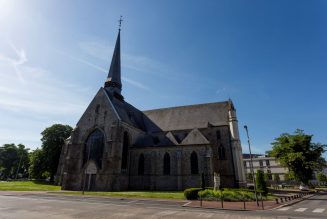 L’église Notre-Dame de Douai retrouve sa croix avant Pâques